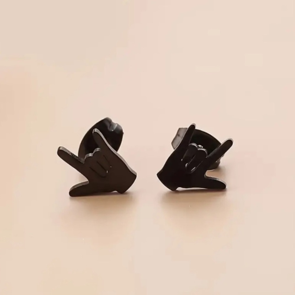 NEW I Love You sign stud Earrings in Black color - Boutique - Picture 3 of 5